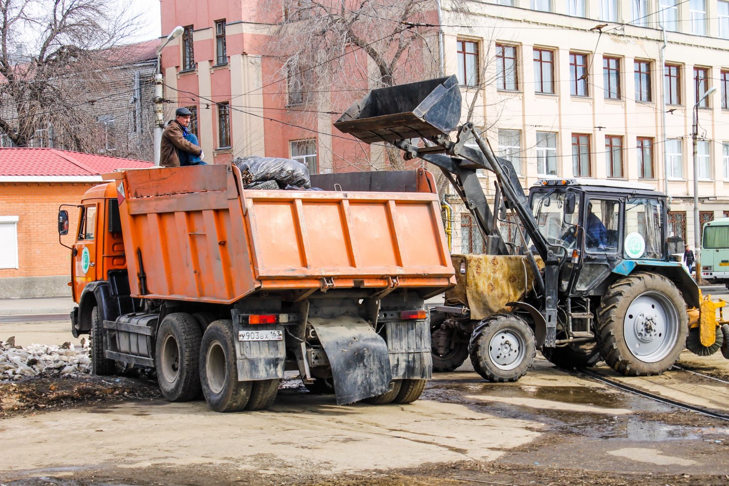 Вывоз мусора в СПб и Ленобласти - недорого за 1 час из любого района